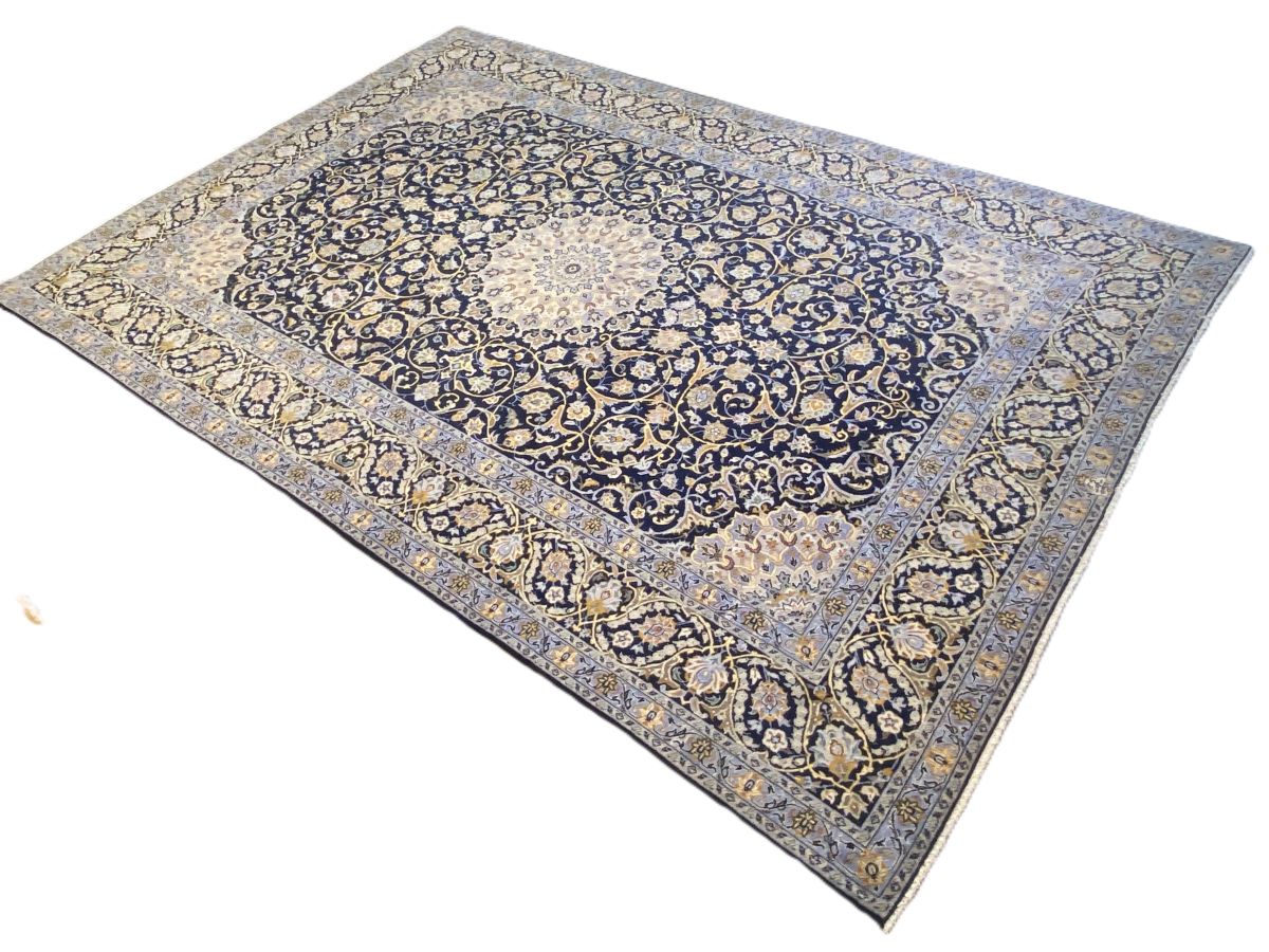 Fine Hand-Knotted Royal Persian Kashan Carpet
