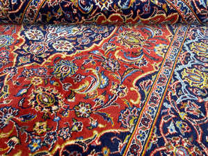 Fine Hand-Knotted Persian Kashan Carpet