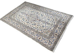 Fine Hand-Knotted Persian Kashan Carpet