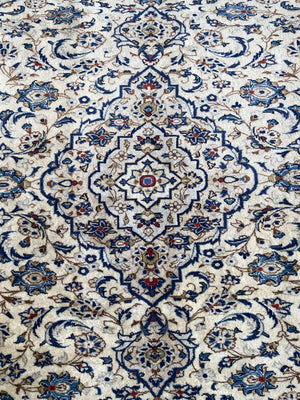 Fine Hand-Knotted Persian Kashan Carpet