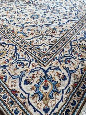 Fine Hand-Knotted Persian Kashan Carpet