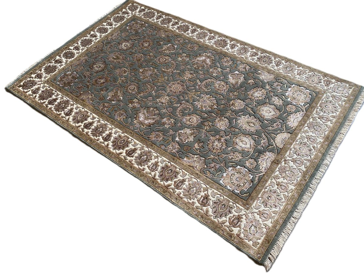 Traditional Hand-Woven Tabriz Design Carpet