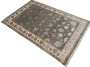 Fine Hand-Knotted Tabriz Design Rug