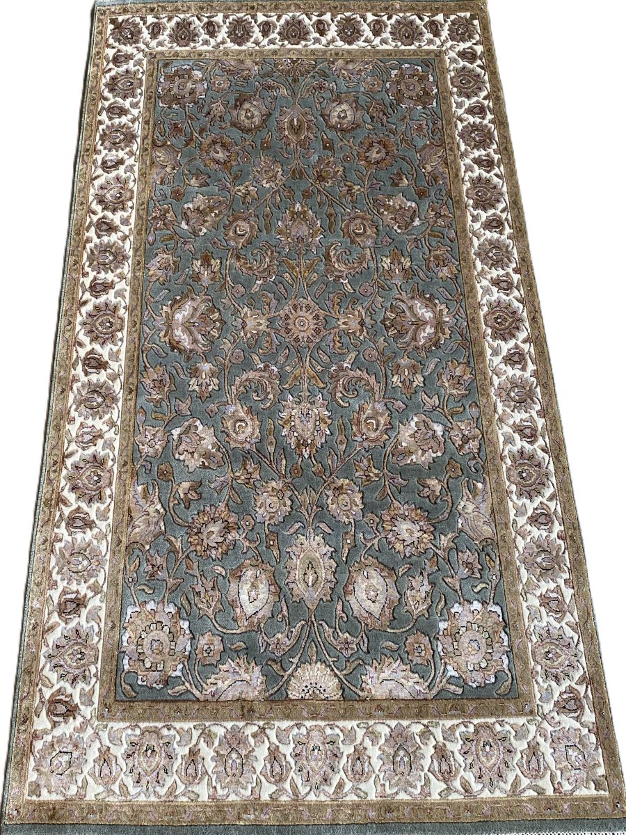 Traditional Hand-Woven Tabriz Design Carpet