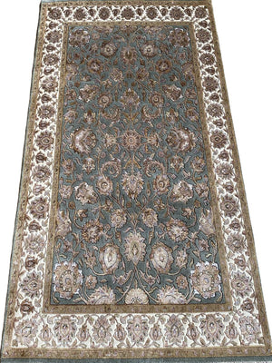 Fine Hand-Knotted Tabriz Design Rug