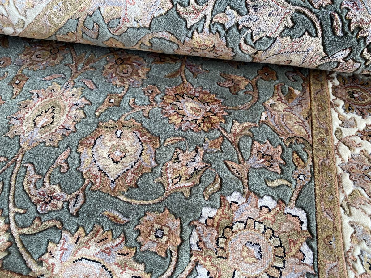 Traditional Hand-Woven Tabriz Design Carpet