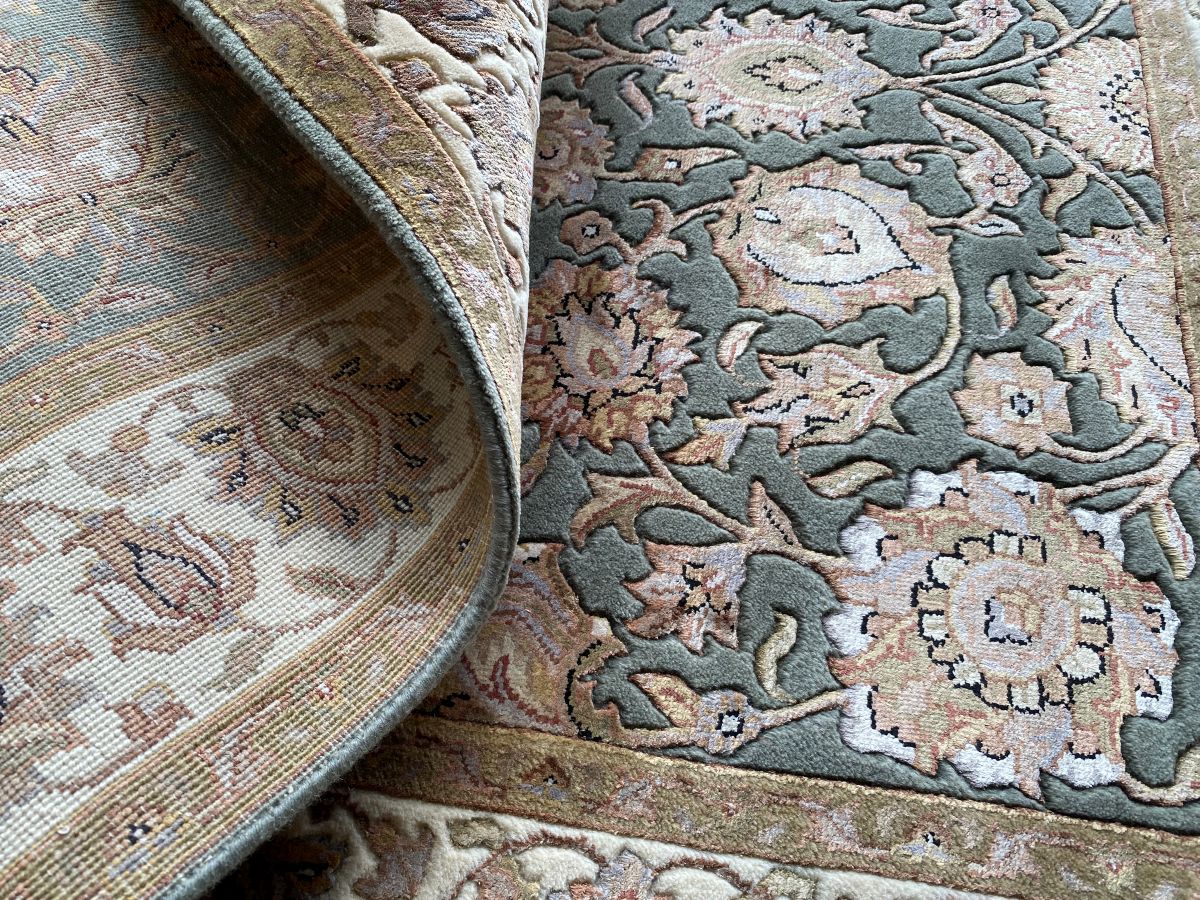 Traditional Hand-Woven Tabriz Design Carpet