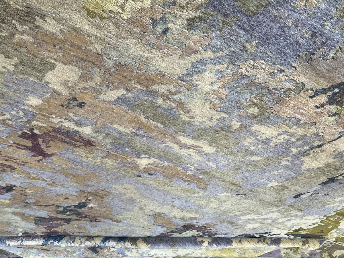 Hand-Woven Modern Everest Collection