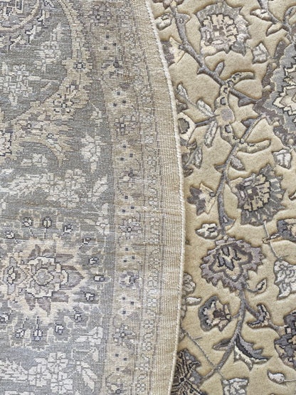 Fine Hand-Woven Persian Kashan Design Carpet