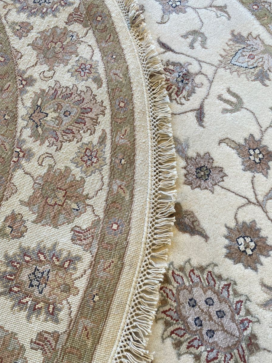 Fine Hand-Woven Persian Tabriz Design Carpet