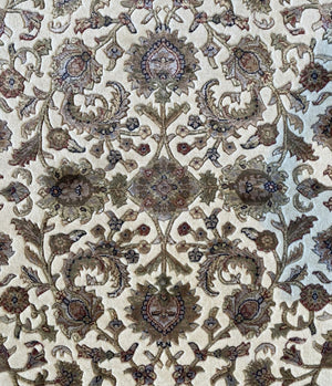 Fine Hand-Woven Persian Tabriz Design Carpet