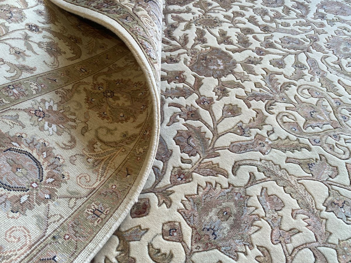 Traditional Hand-Woven Tabriz Design Carpet