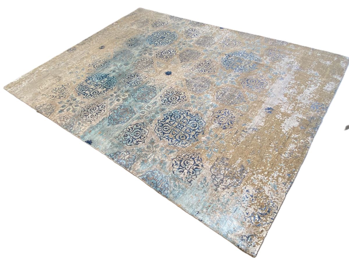 Fine Hand-Woven Modern Imperial Collection