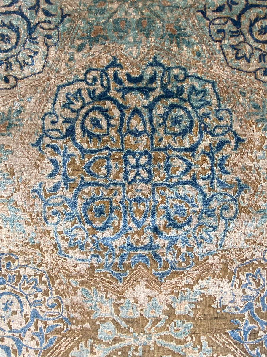 Fine Hand-Woven Modern Imperial Collection