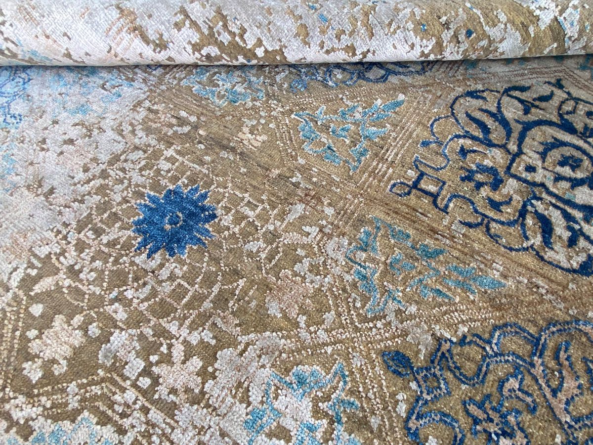 Fine Hand-Woven Modern Imperial Collection