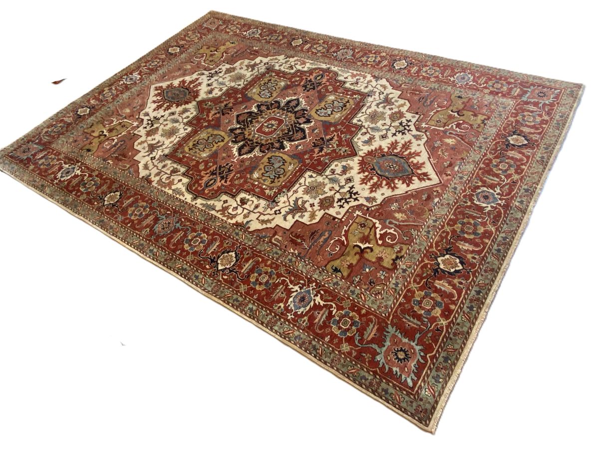 Hand-Woven Serapi Heriz Design Carpet