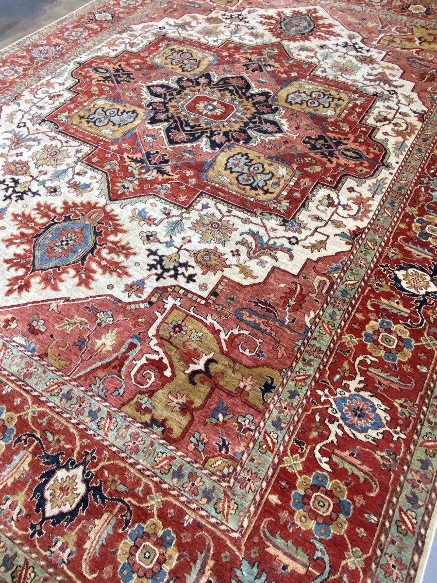 Hand-Woven Serapi Heriz Design Carpet