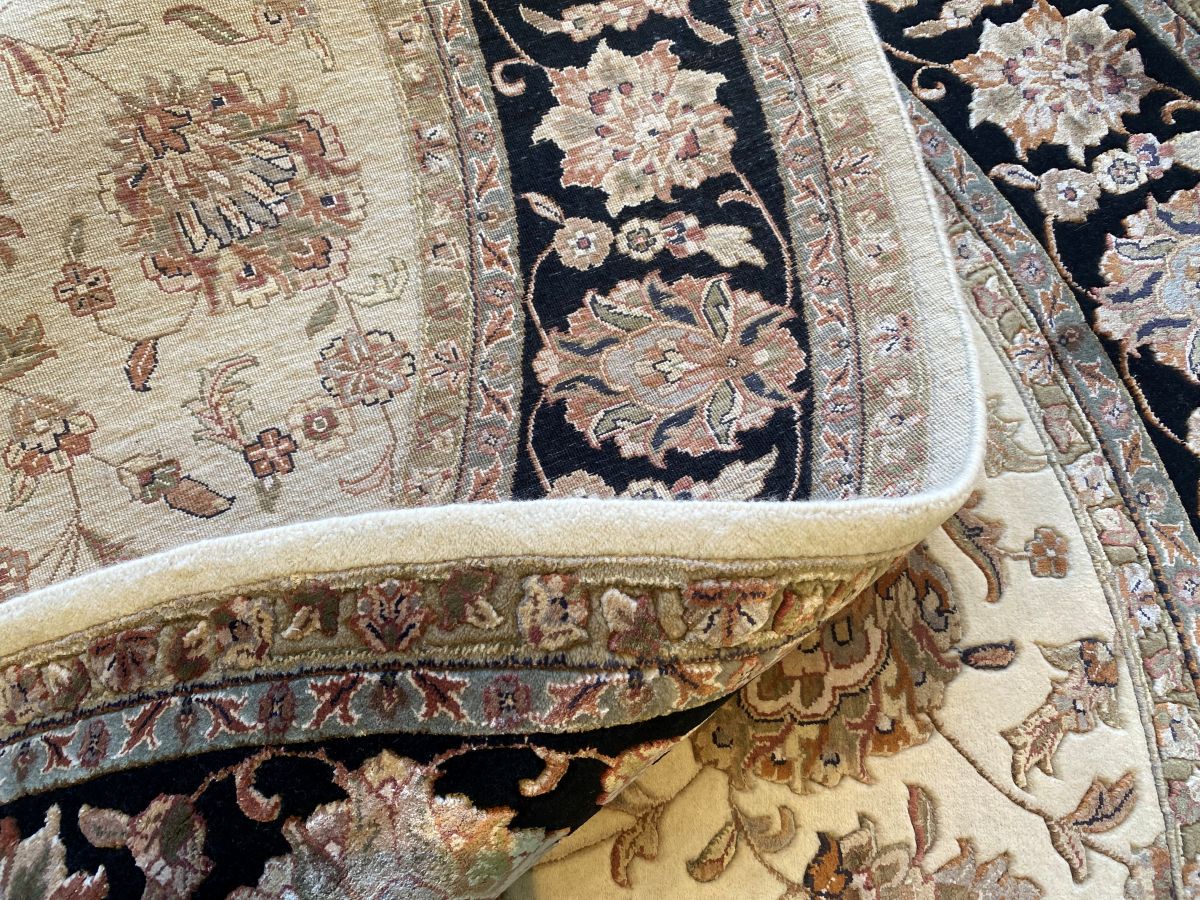 Fine Hand-Woven Persian Tabriz Design Carpet