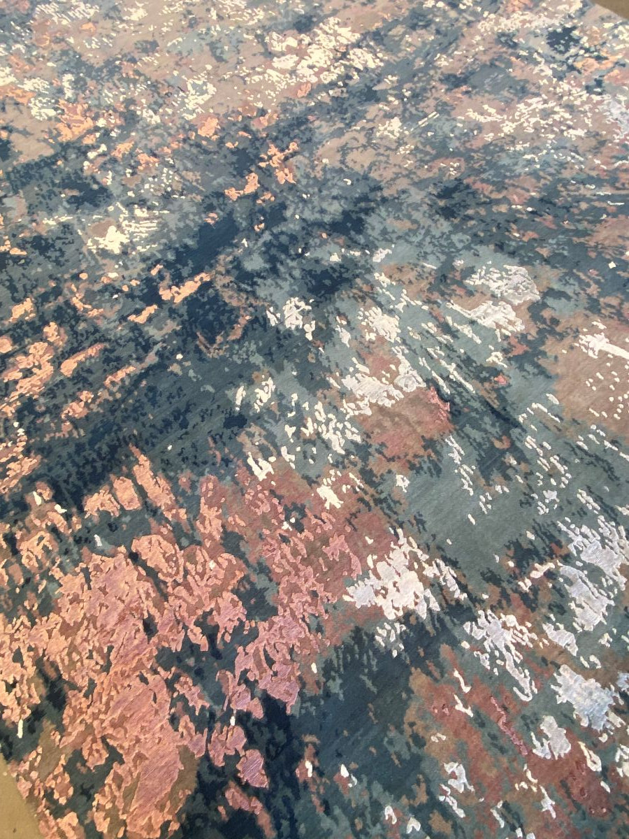 Fine Hand-Woven Modern Everest Collection