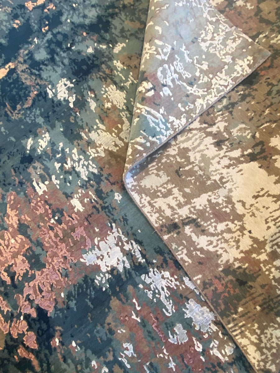 Fine Hand-Woven Modern Everest Collection