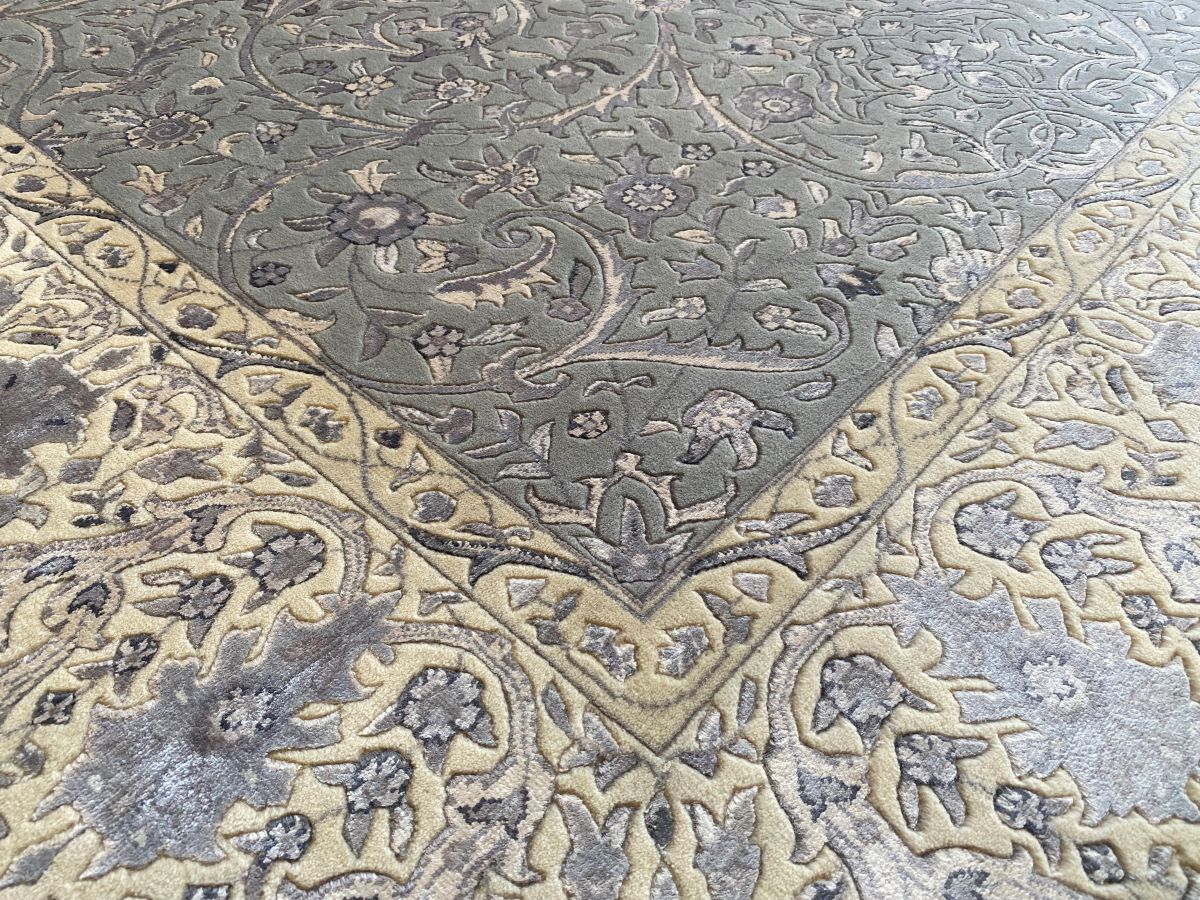 Fine Hand-Knotted Jaipur Isfahan Carpet
