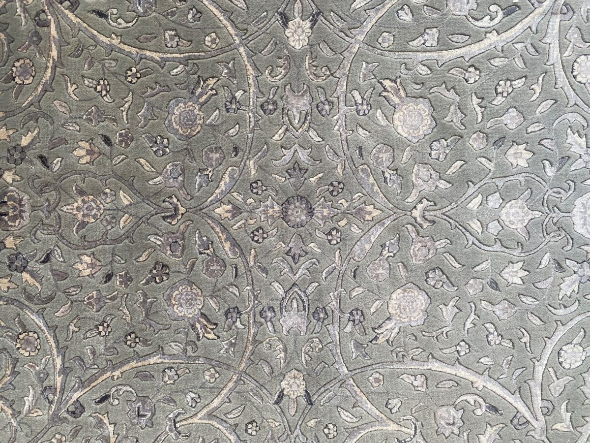 Fine Hand-Knotted Jaipur Isfahan Carpet