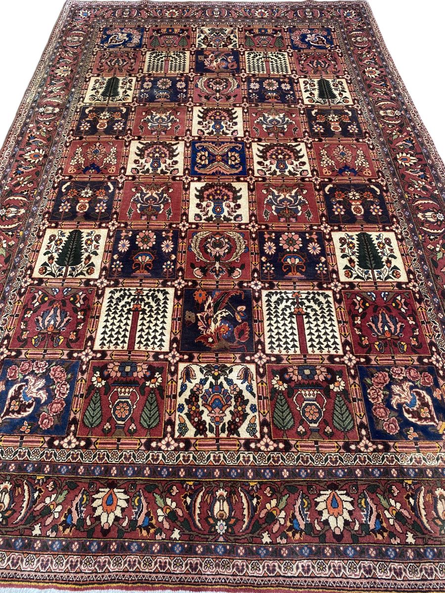 Fine Hand-Knotted Tribal Persian Bakhtiar Chahalshotor Rug