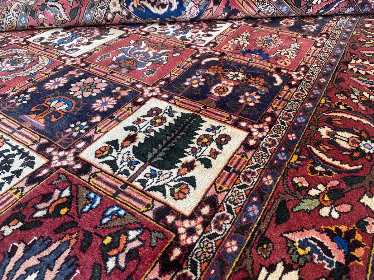 Fine Hand-Knotted Tribal Persian Bakhtiar Chahalshotor Rug