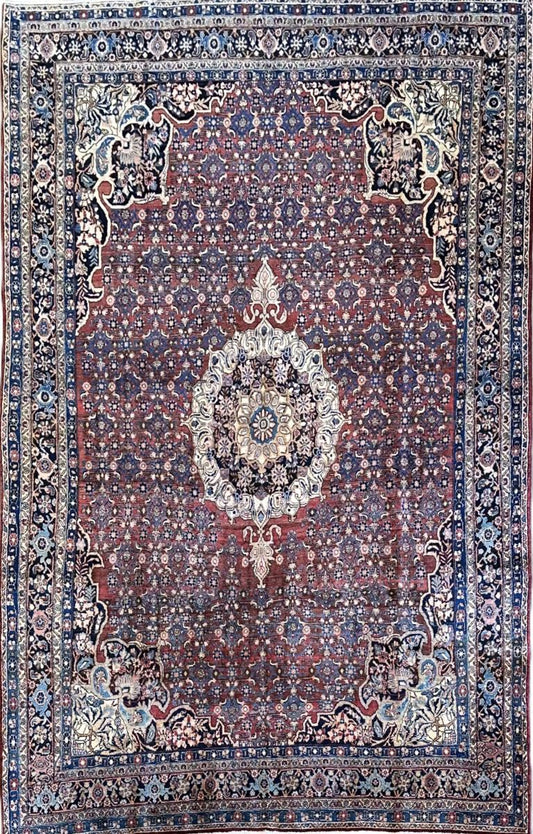 Fine Hand-Knotted Persian Bidjar Carpet