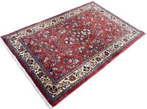 Fine Hand-Knotted Persian Sarouq Rug