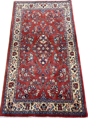 Fine Hand-Knotted Persian Sarouq Rug