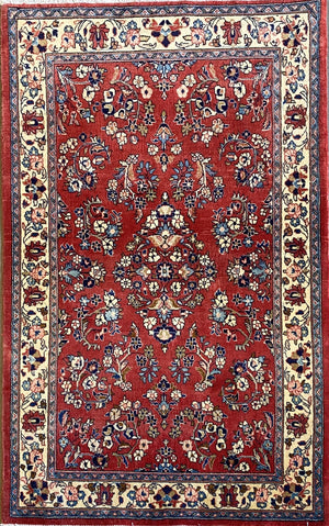 Fine Hand-Knotted Persian Sarouq Rug