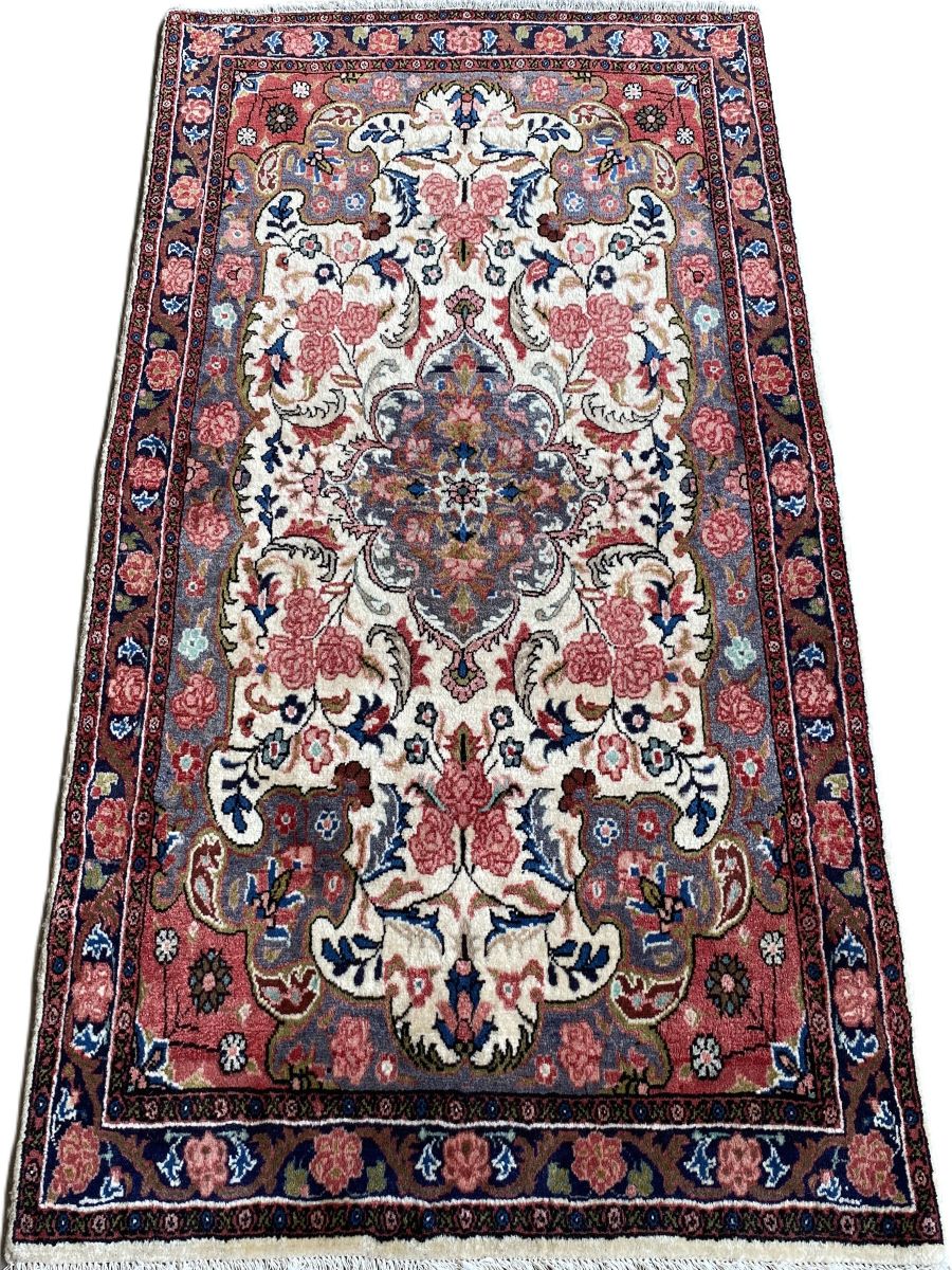 Fine Hand-Knotted Persian Bidjar Rug