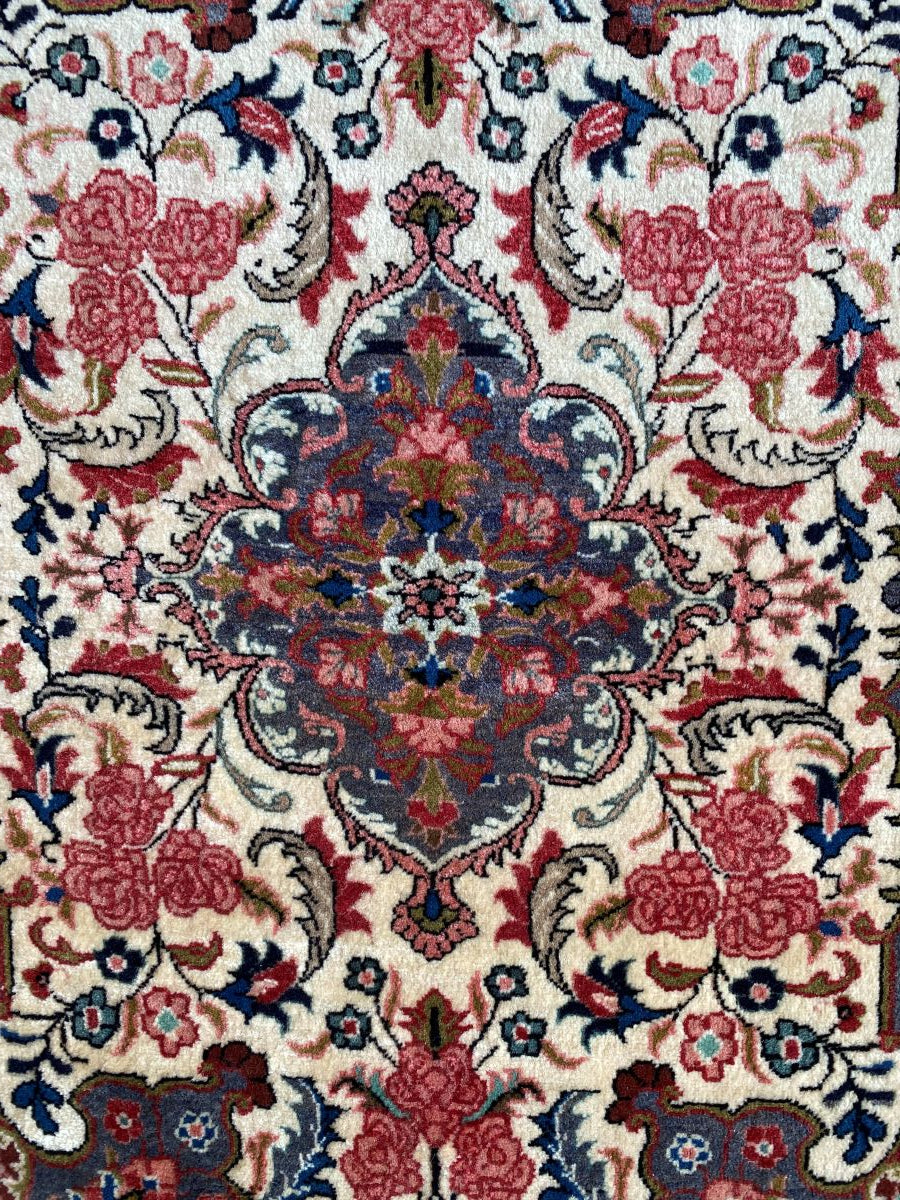 Fine Hand-Knotted Persian Bidjar Rug