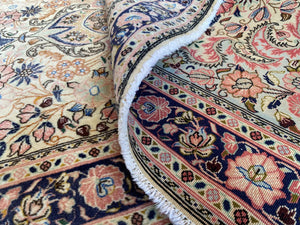 Fine Hand-Knotted Persian Bidjar Rug