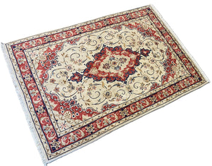 Fine Hand-Knotted Persian Kashan Carpet