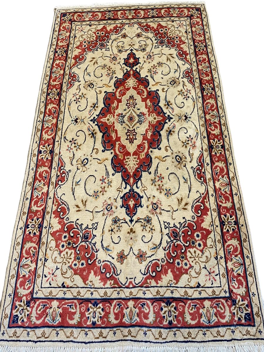 Fine Hand-Knotted Persian Kashan Carpet
