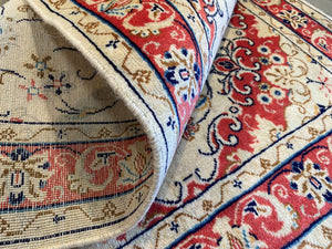 Fine Hand-Knotted Persian Kashan Carpet