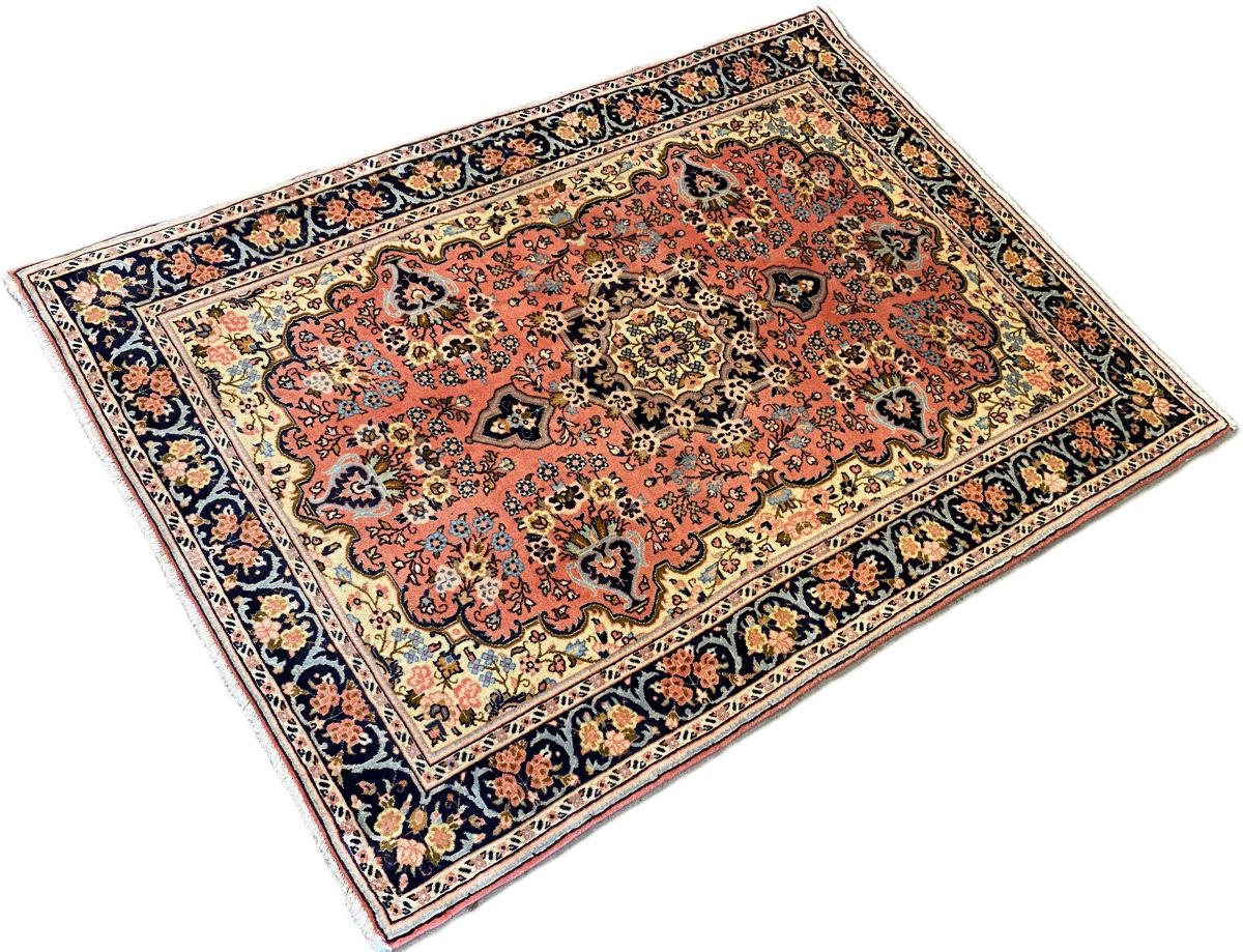 Fine Hand-Knotted Persian Bidjar Carpet