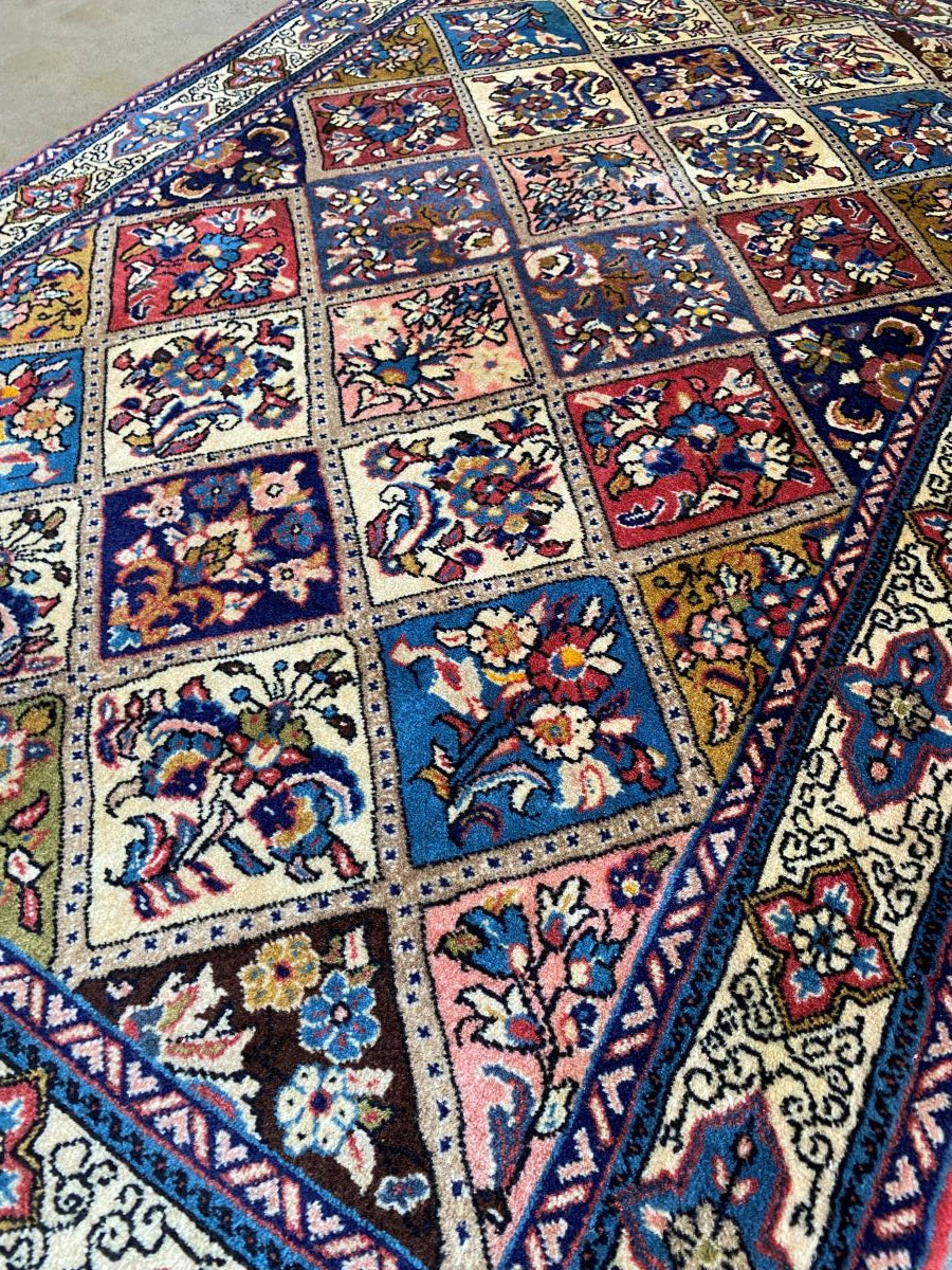 Fine Hand-Knotted Persian Qum Rug