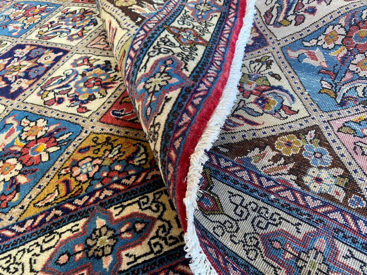 Fine Hand-Knotted Persian Qum Rug
