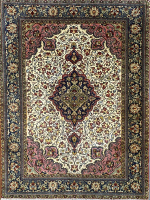 Fine Hand-Knotted Persian Qum Carpet
