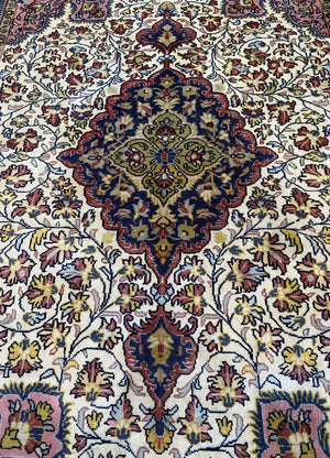 Fine Hand-Knotted Persian Qum Carpet