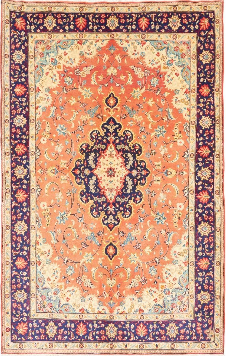Fine Hand-Knotted Persian Kashan Carpet