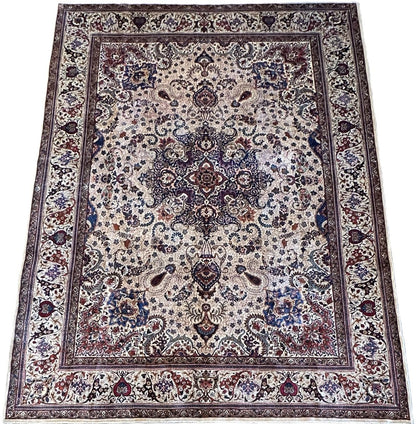 Fine Hand-Knotted Persian Semnan Carpet