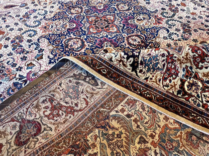Fine Hand-Knotted Persian Semnan Carpet