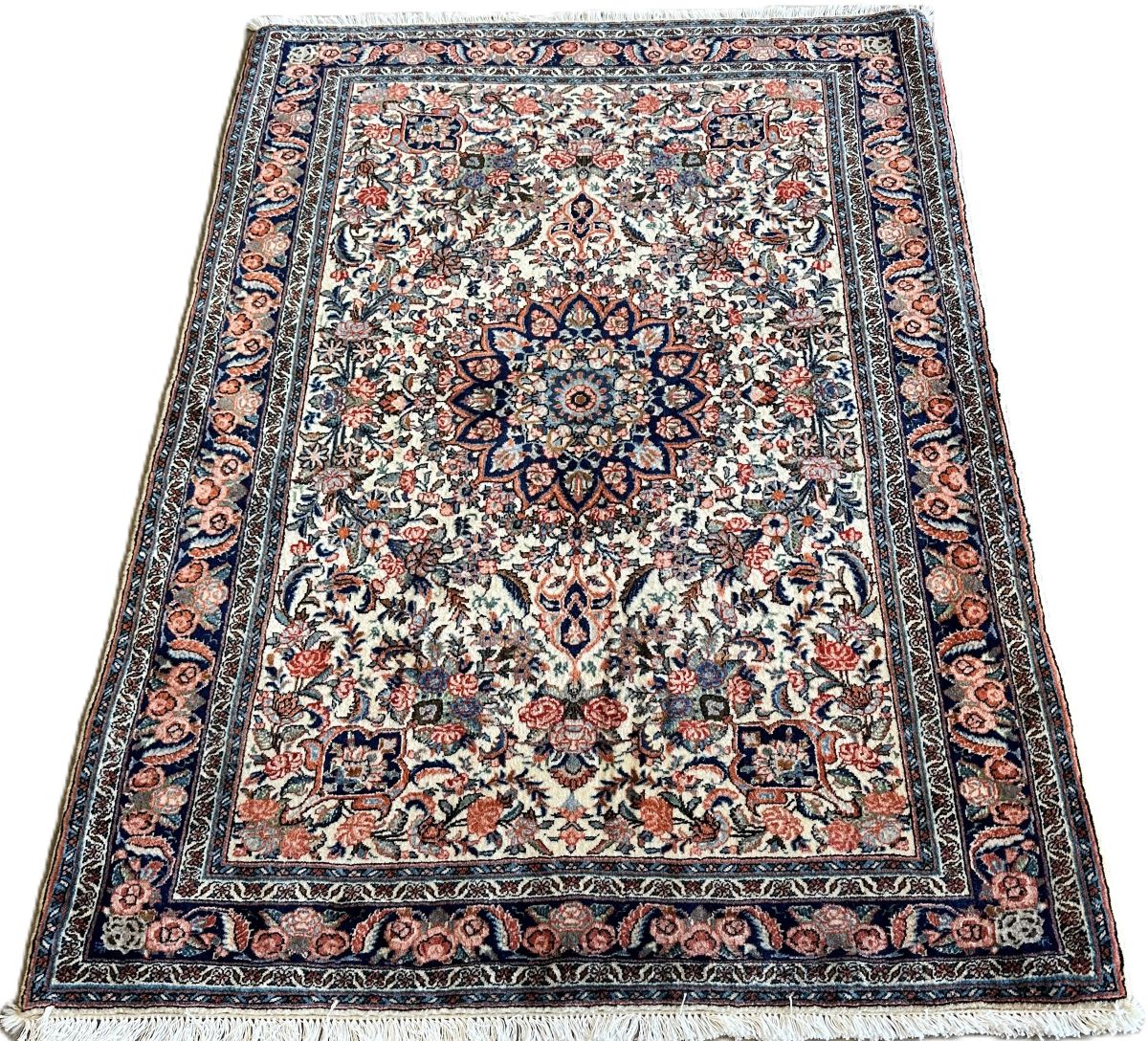 Fine Hand-Knotted Persian Bidjar Rug