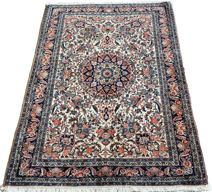 Fine Hand-Knotted Persian Bidjar Rug