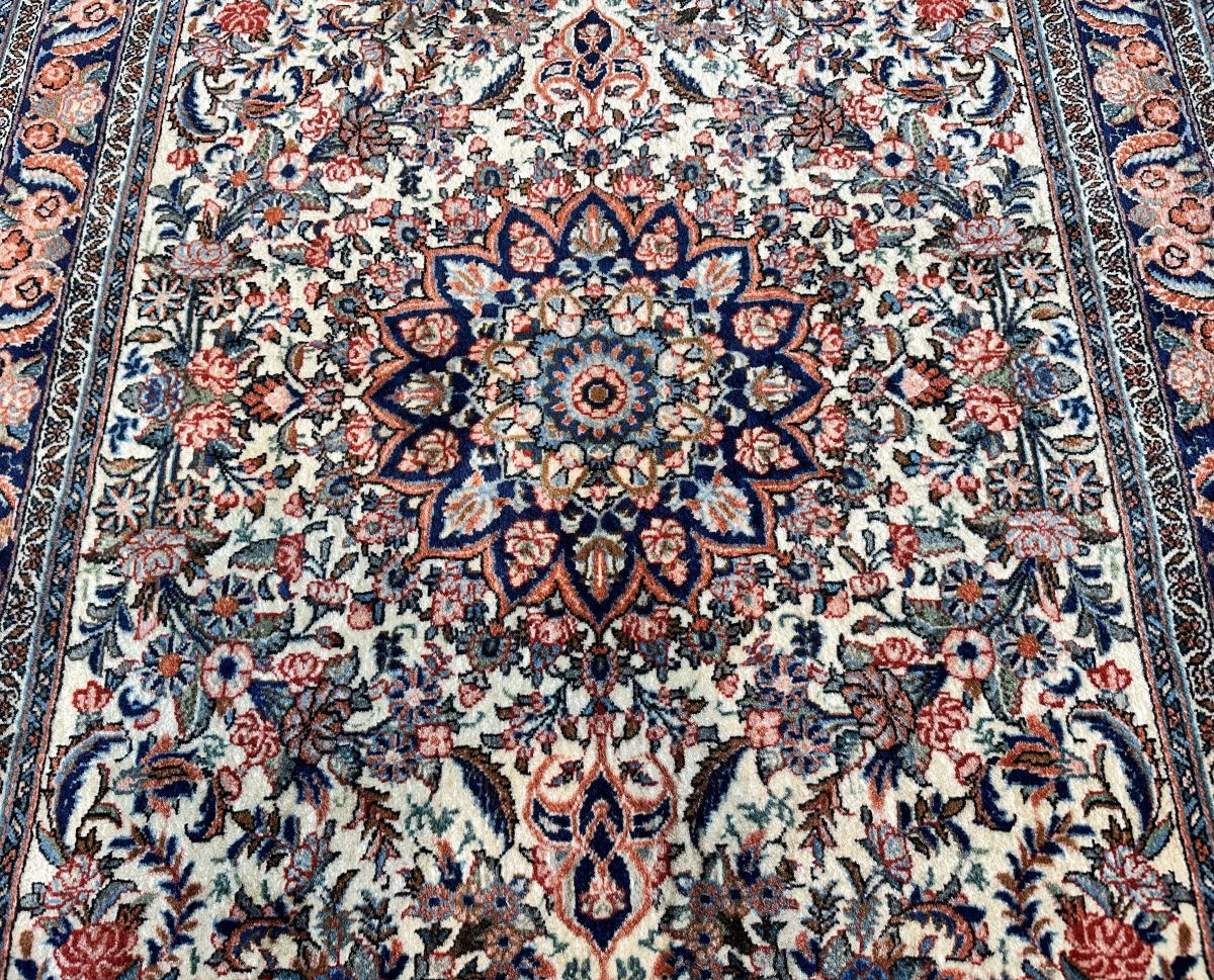 Fine Hand-Knotted Persian Bidjar Rug