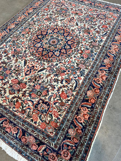 Fine Hand-Knotted Persian Bidjar Rug